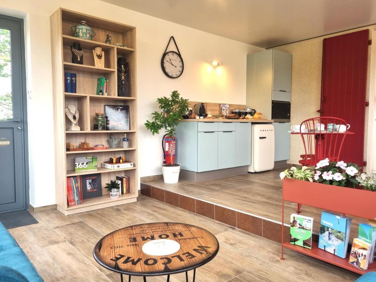 La Cle Des Chaumes Acomodação com café da manhã Boisset-lès-Montrond Exterior foto